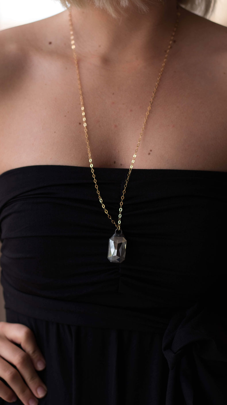 Gold Necklace with Diamond Pendant